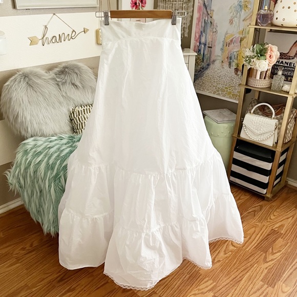 David's Bridal Other - David's Bridal 2 tier dress slip size 6